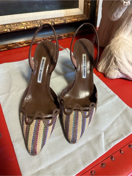 Manolo Blahnik Shoes - Manolo Blahnik Raffia Slingback Pumps